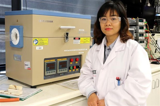 Australia honors Vietnamese female Doctor making fireproof materials